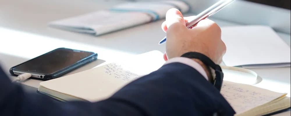 Uprawnienia BHP po studiach – jak zdobyć wymarzoną pracę w BHP?